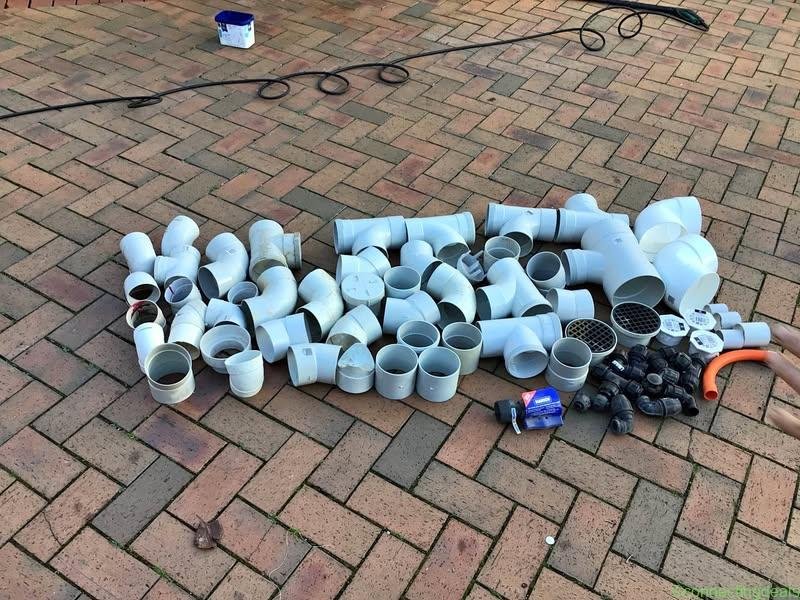 Plumbing fittings bundle LOCATED IN SEACLIFF