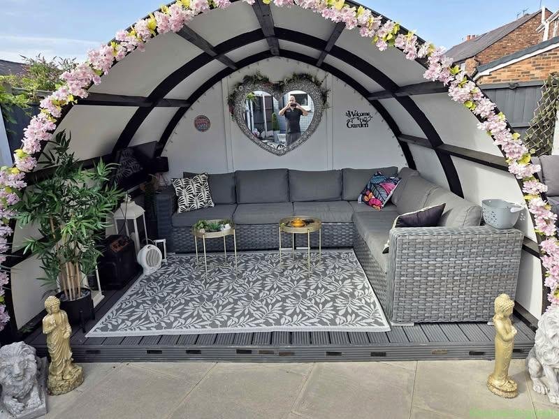 Pod / outbuilding