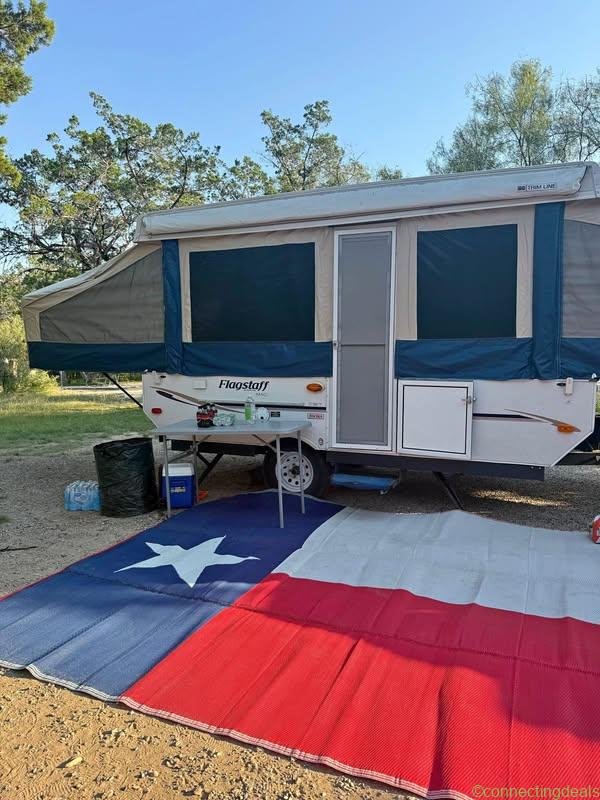 Pop up camper