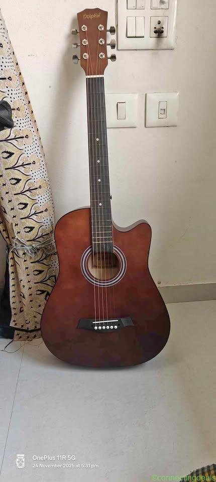 Premium Acoustic Guitar – Hardly Used