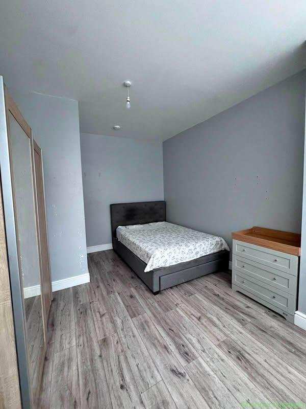 Private room for rent