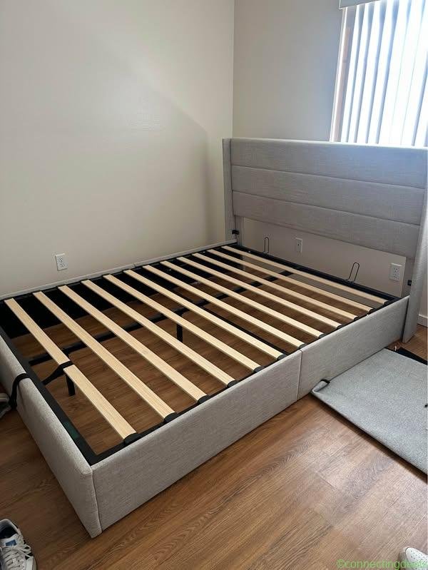 Queen bedframe / no mattress