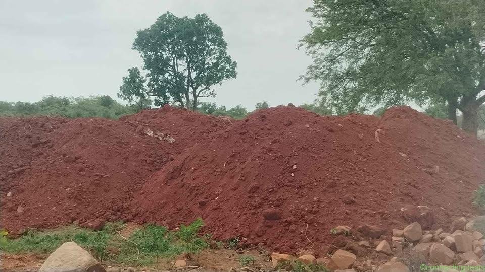 Red Soil for Landscaping and Gardening