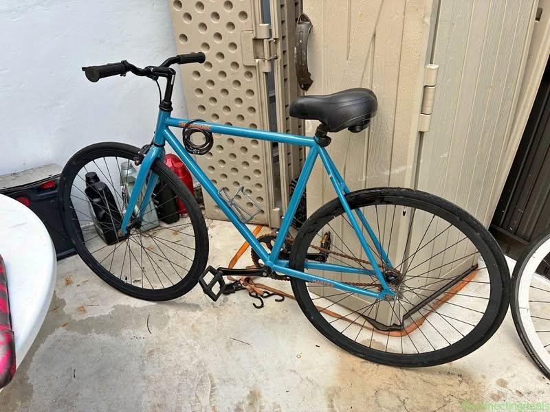 Retro spec harper fixie bike, fixed or normal
