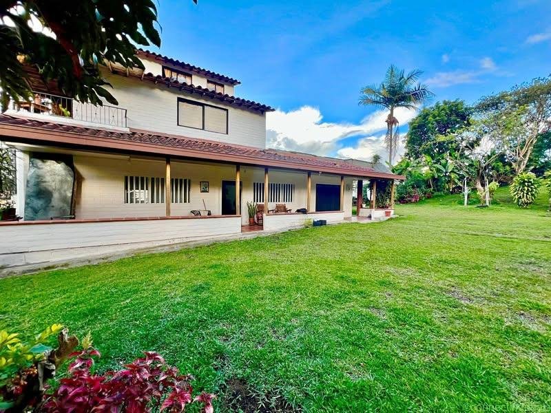 RIONEGRO l 330m² – 1500m² l 6H l 4B l 1P l