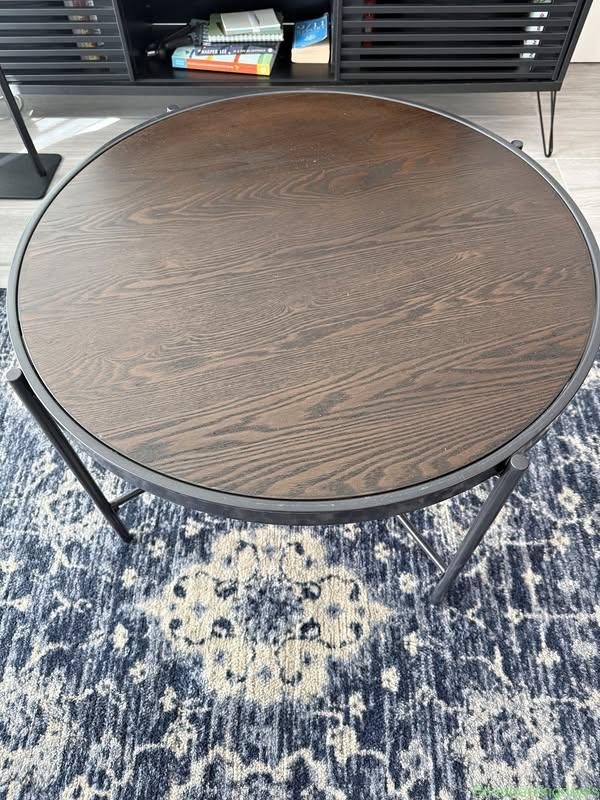 Round living room table