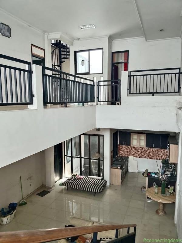 rumah mewah pojokan gresik dryojore