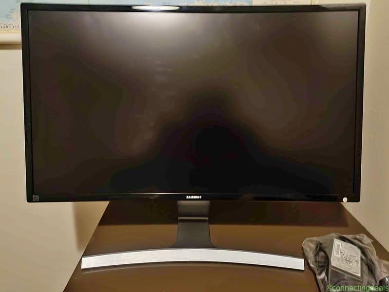Samsung 27 inch monitor – curved