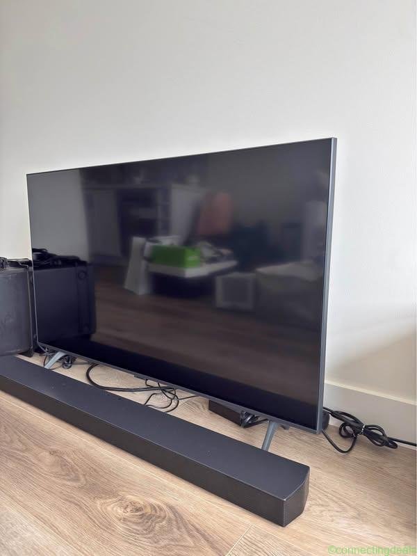 Samsung TV and Soundbar with Subwoofer
