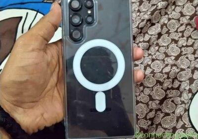 Samsungs22ultra box bill ni hai charger hai dis in Ludhiana