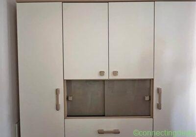 Free ad: Schlafzimmerschrank in Frankfurt. Schlafzimmerschrank in Frankfurt
