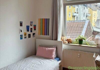 Free ad: Schönes & helles Zimmer in dreier WG in Cologne. Schönes & helles Zimmer in dreier WG in Cologne