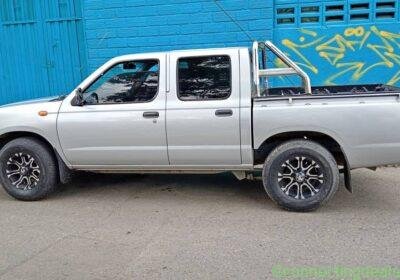 Se Vende Nissan Frontier NP300 2.400cc a gasolina in Medellín