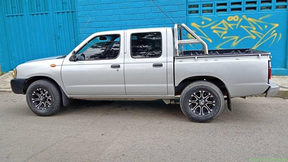 Se Vende Nissan Frontier NP300 2.400cc a gasolina
