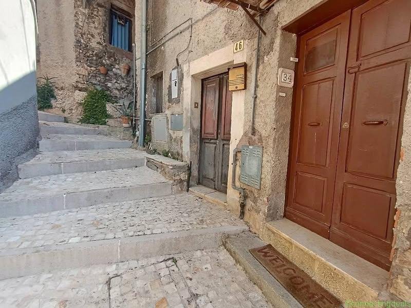Serrone, comodo appartamento con terrazzo