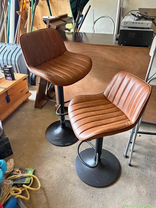 Set of 2 Swivel Bar Stools