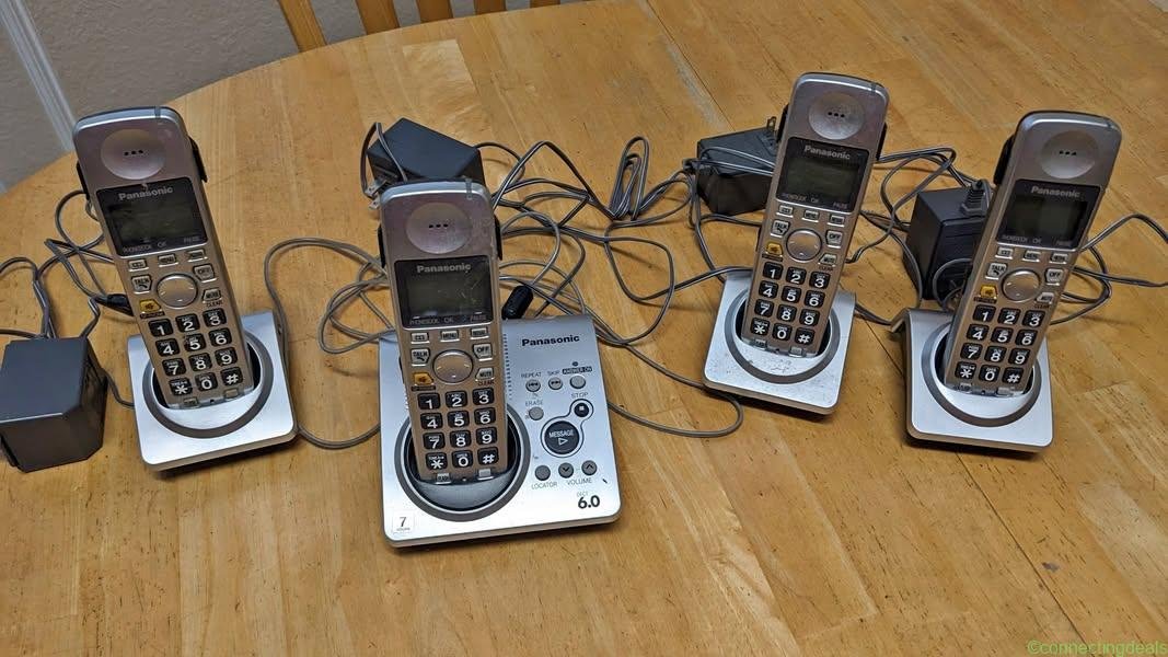 Set of 4 Panasonic cordless phones