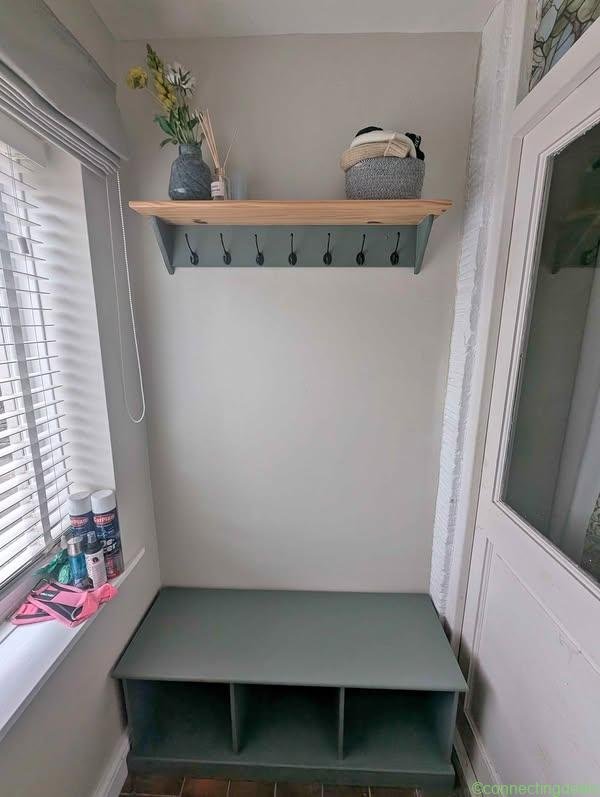 Shoe and coat unit