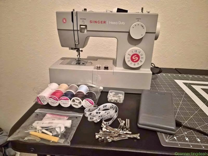 Singer 44s Heavy Duty Sewing Machine