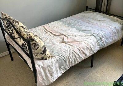 Free ad: Single Bed in Hamilton. Single Bed in Hamilton