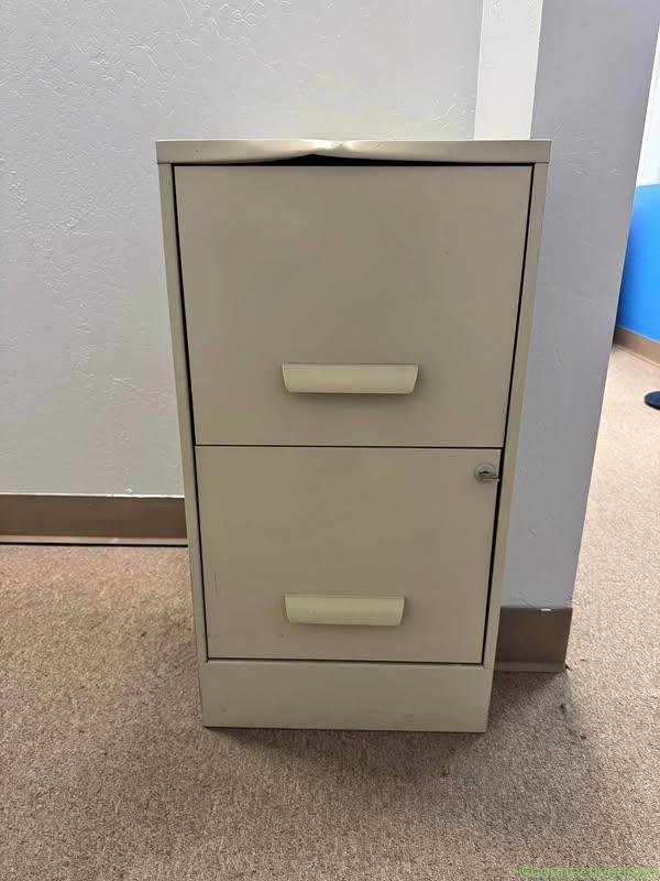 Small metal 2 drawer filing cabinet with key