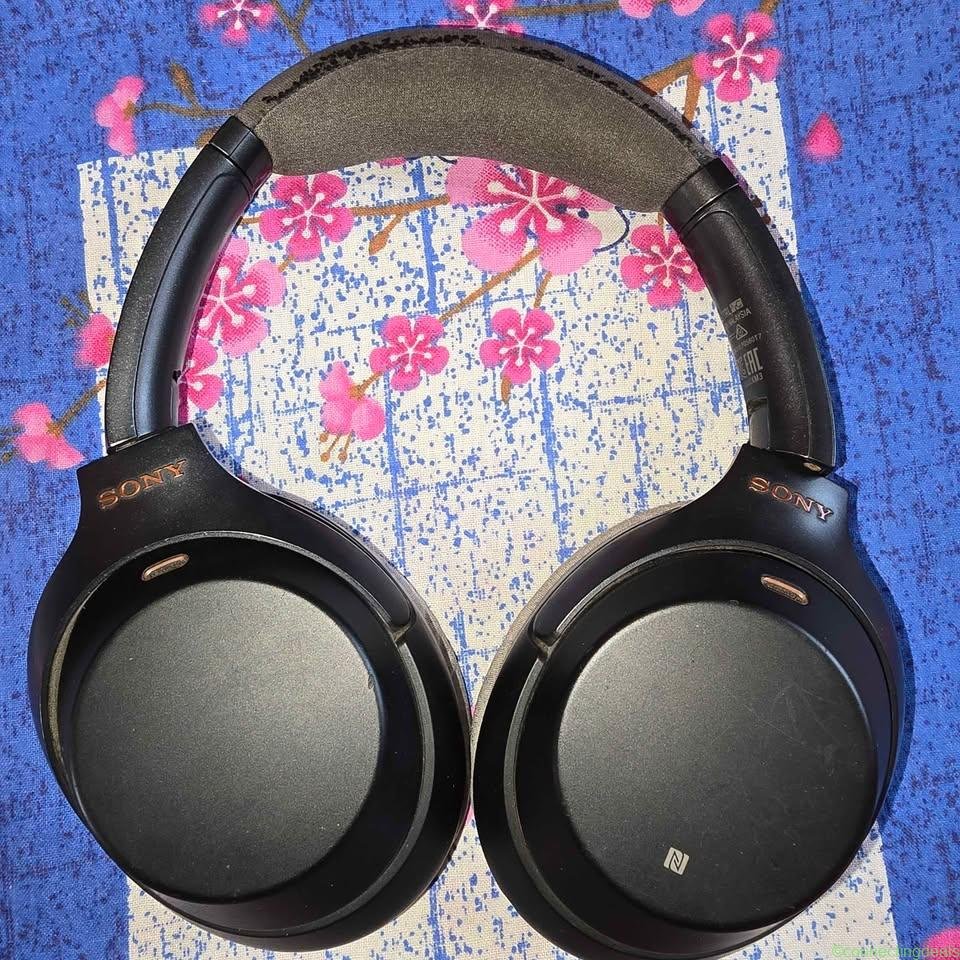 Sony WH-1000XM3 Noise Cancelling Headphones |