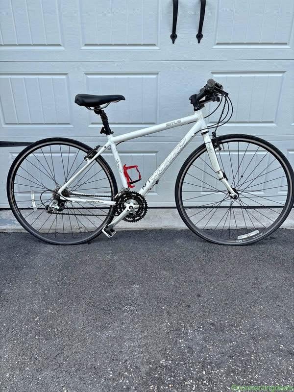 Specialized Sirrus Adult Hybrid/Fitness Bike