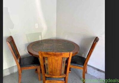 Free ad: Table and 4 Chairs in Nashville. Table and 4 Chairs in Nashville