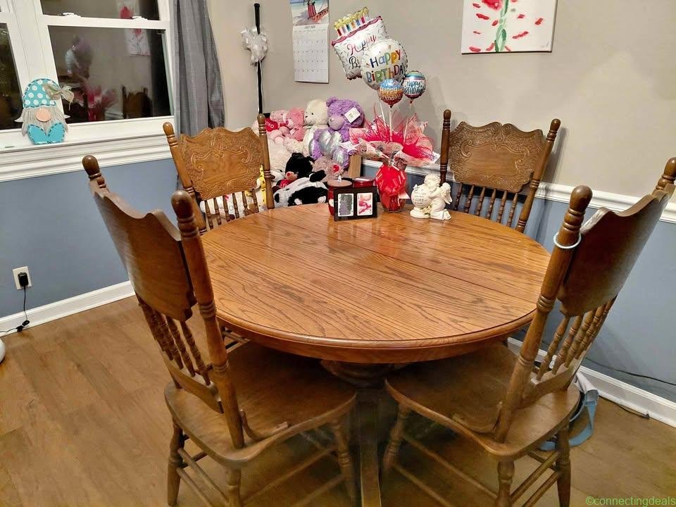 Table and 6 chairs