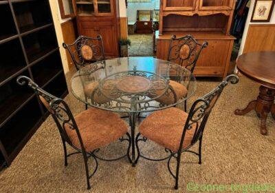 Table and four chairs in Dallas
