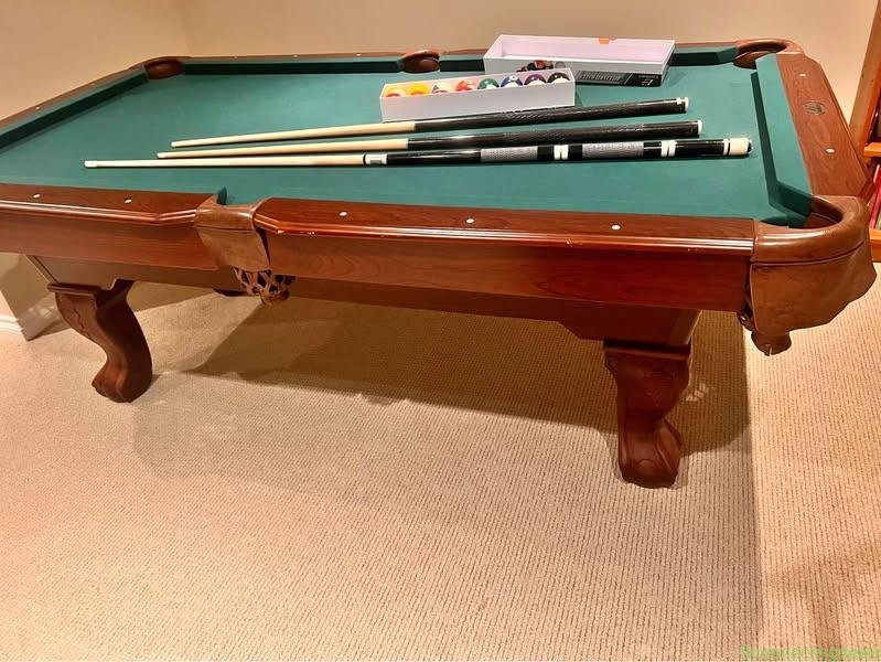 Table de billard et accessoires