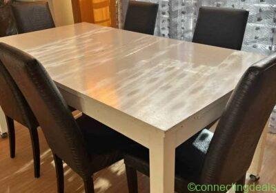 Table monger in Paris