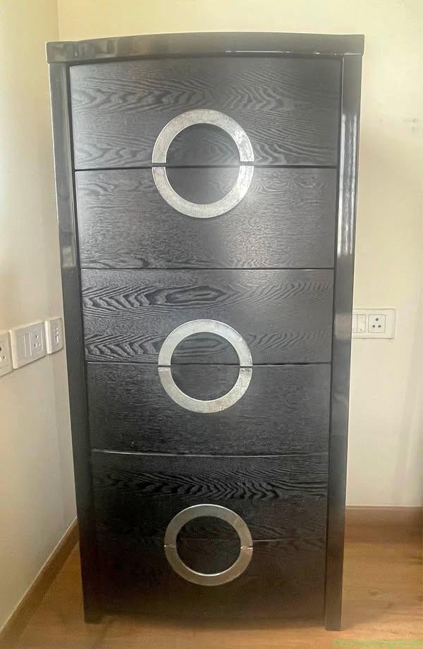 Tall chest of drawers
