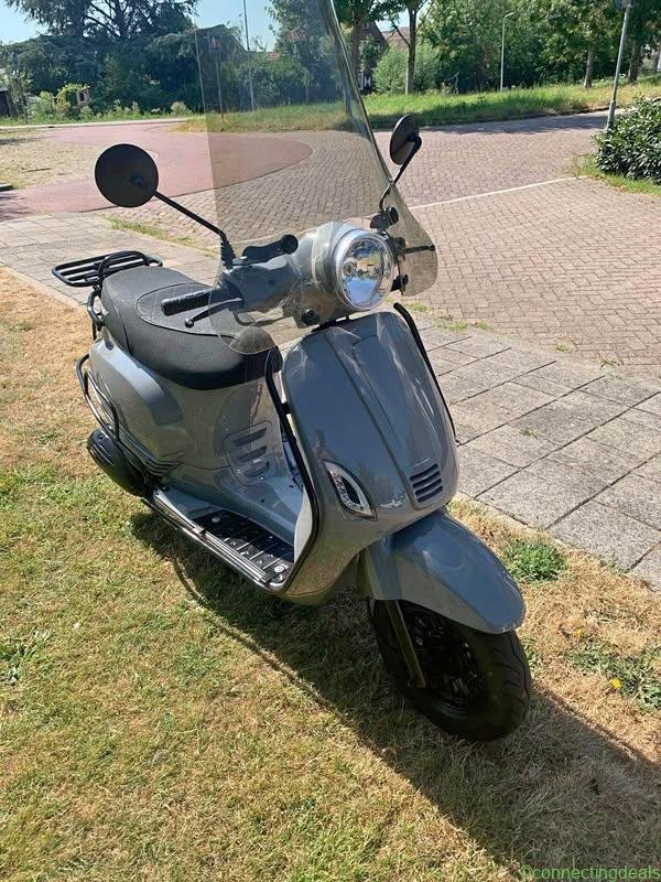 Te koop snorscooter