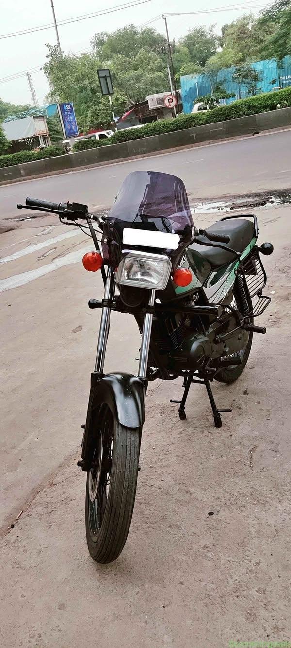 Thunderbird 350cc, Bajaj Priya/ Vespa 1981 &