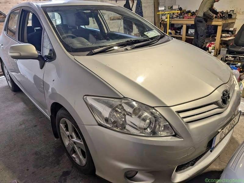 Toyota auris 1.4D Automatic 2010