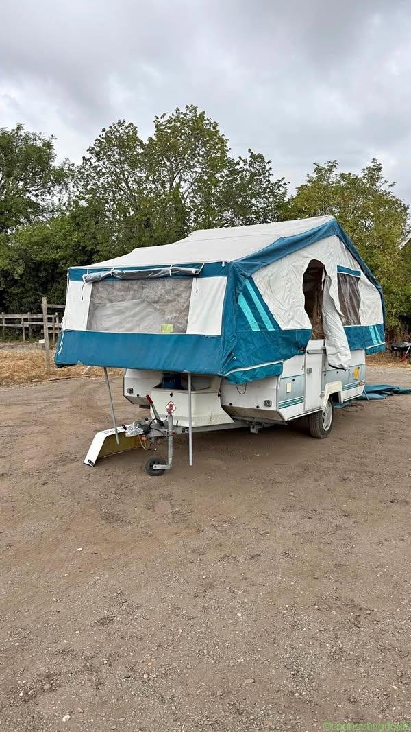 Trailer tent