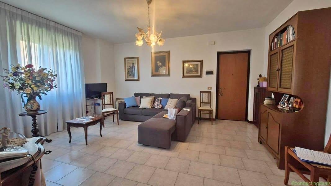 Trilocale con TERRAZZA, doppi servizi e box a