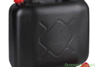 Twee gloednieuwe, volle jerrycans met diesel in Amsterdam