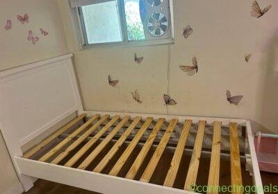 Twin bed in Los Angeles