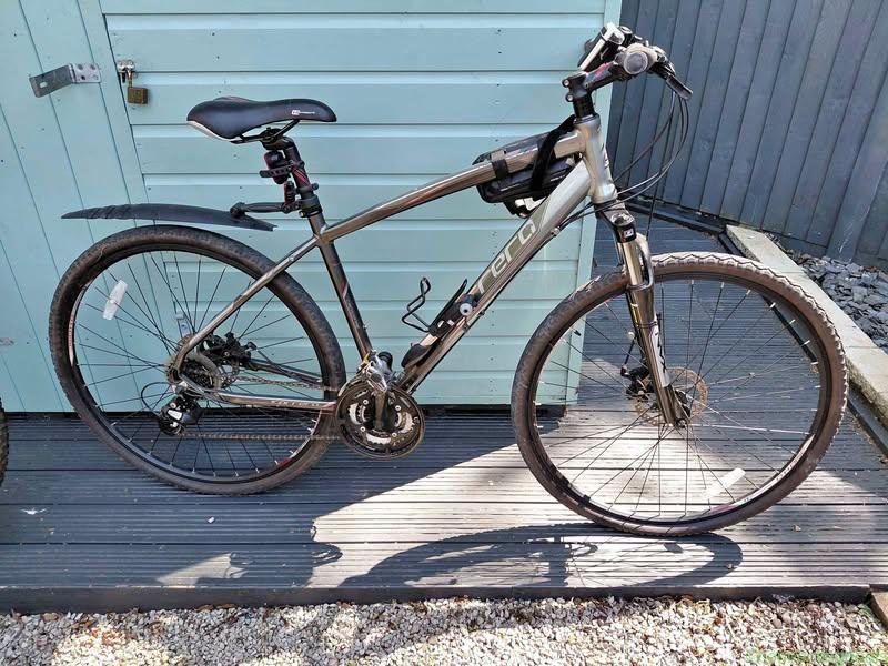 Two bikes for sale each one is priced at £40