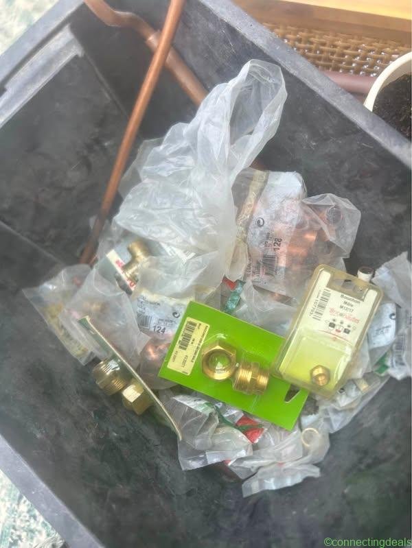 UNUSED COPPER & BRASS PLUMBING FITTINGS
