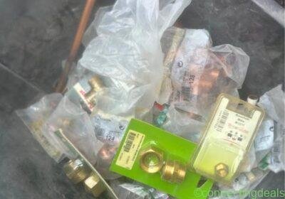 UNUSED COPPER & BRASS PLUMBING FITTINGS in Marseille