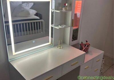 Free ad: Vanity desk in Miami. Vanity desk in Miami
