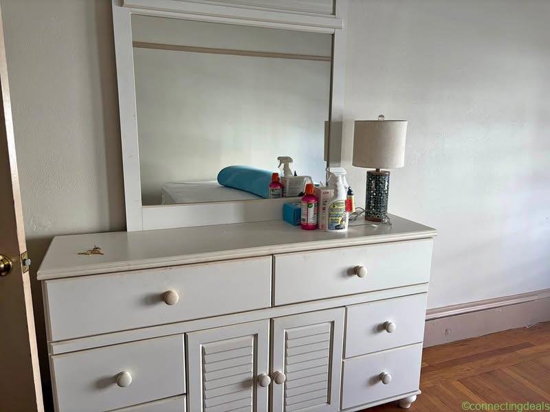 Vanity Dresser