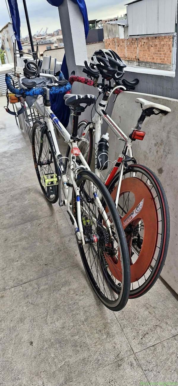 Vendo estas 02 duas bikes speed 700 para duatlhon