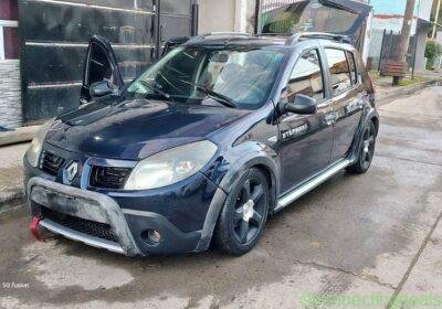 Vendo o permuto Sandero stepway 2009 NAFTA y GNC in Buenos Aires