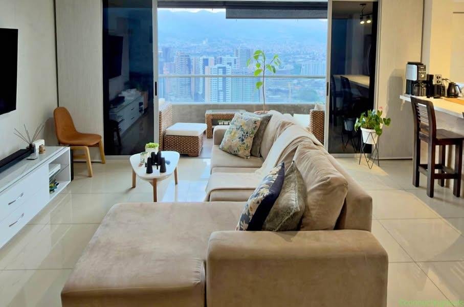 Venta de apto en Castropol 113 mts, vista definida