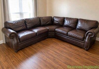 Free ad: Very nice couch in San Antonio. Very nice couch in San Antonio