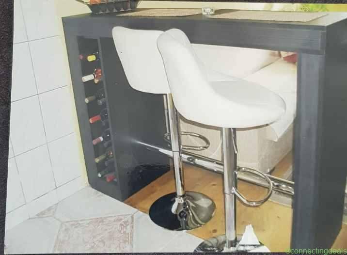 Vînd Bar cu 2 scaune telescopice!